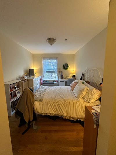 Bright 2BR / 2 BA apartment - looking for roommate Main Photo