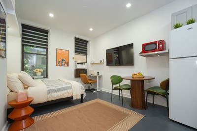 Studio in East Village on a flexible lease Main Photo