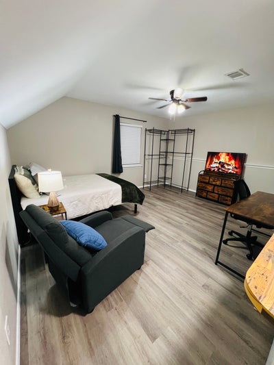 Arlington Room for Rent - Bills paid & Furnished Main Photo