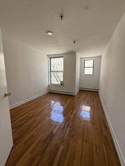 Big  3-bed 1-bath apartment in West Harlem, no fee Main Photo