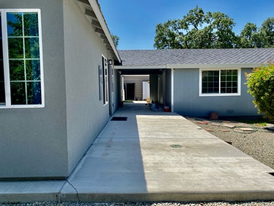 Big Room own entrance- walk to shops & transit Main Photo