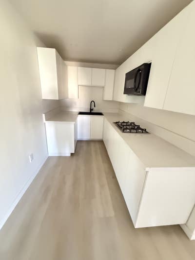 Brand new apartment for rent by the room Main Photo