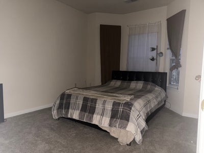 2 Rooms in an Apt Available  Main Photo