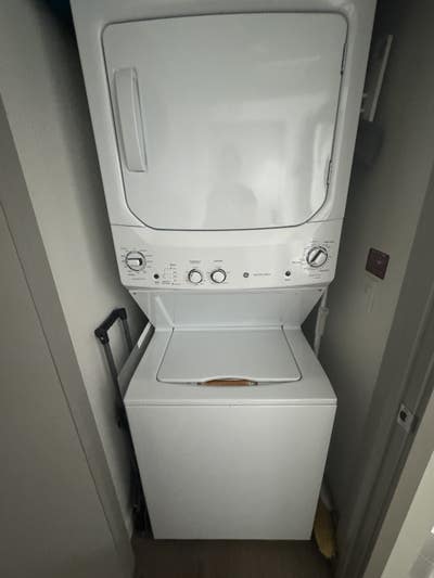Private room with Bathroom for rent  Main Photo
