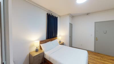 Studio in Columbus Circle on a flexible lease Main Photo