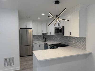 Renovated 1 Bed  1 Bath Apartment in the heart of  Main Photo