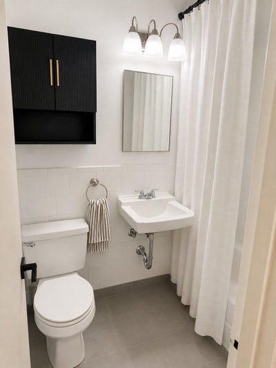 Large 3 bedroom apartment/utilities included  Main Photo