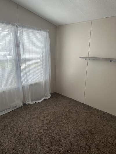 Small bedroom for rent 700 a month all utilities p Main Photo