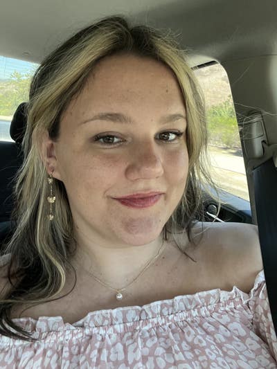 Moving for a job and seeking a room! Main Photo