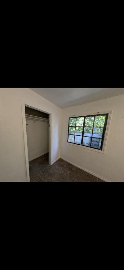 Lovely private room in a spacious home Main Photo