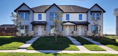 FREE Utilities! Private room in a luxury townhouse Main Photo