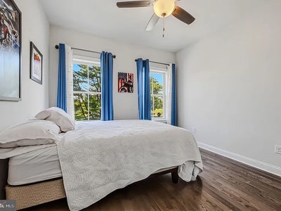 Room for rent in a 4 bedroom house. Main Photo
