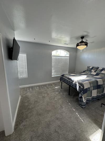 Huge master set set in a split wing home in great  Main Photo