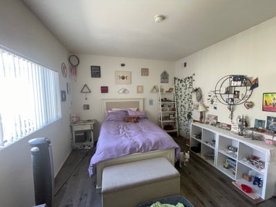 Bedroom + private bathroom Main Photo