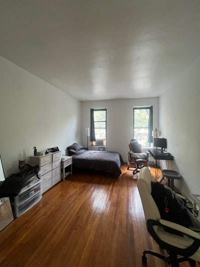 Studio for rent - UES Main Photo