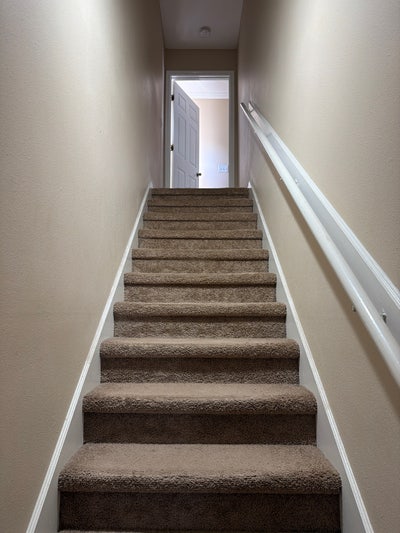 Looking for a reliable low key roommate Main Photo