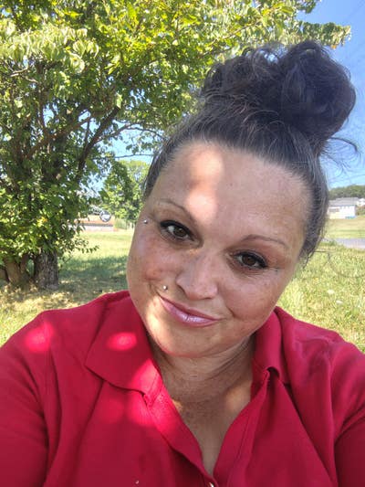 Hi there! I’m Amber – Looking for a Furnished Room Main Photo