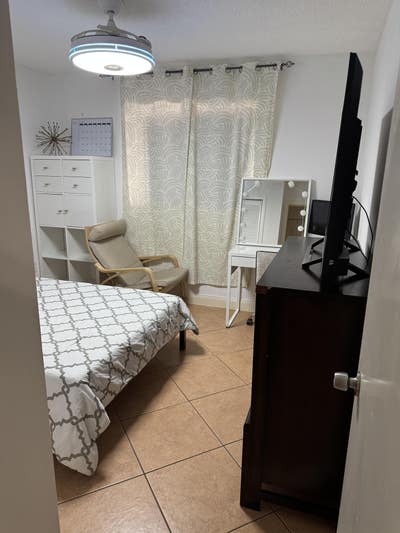 Room for rent in Hialeah Gardens (furnished) Main Photo