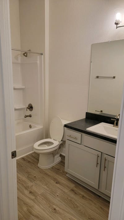 Private rooms for rent in the house
 Main Photo