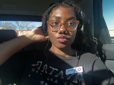 Just looking to live for some cool, clean gir... Main Photo