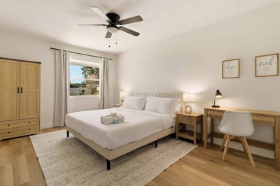 Comfortable Room for Rent in Friendly Home Main Photo