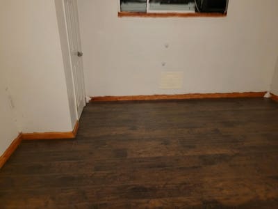 Room for rent on large property Main Photo