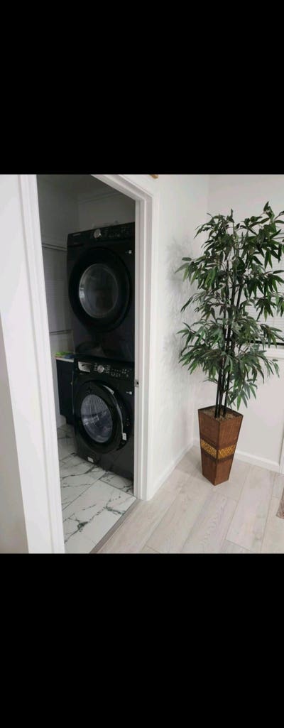 1 Room for Rent with Shared Bathroom Main Photo