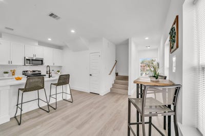The RoomBridge Duplex: Where Comfort Meets Communi Main Photo