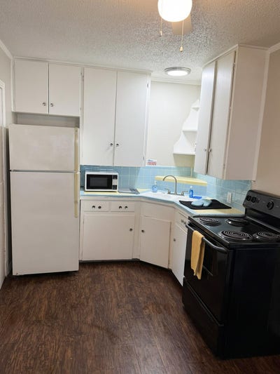 Step into timeless comfort in Fort Worth!  Main Photo