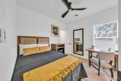 The RoomBridge Duplex: Where Comfort Meets Communi Main Photo