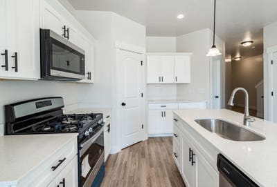 Privste Room for Rent in Modern Townhouse Main Photo