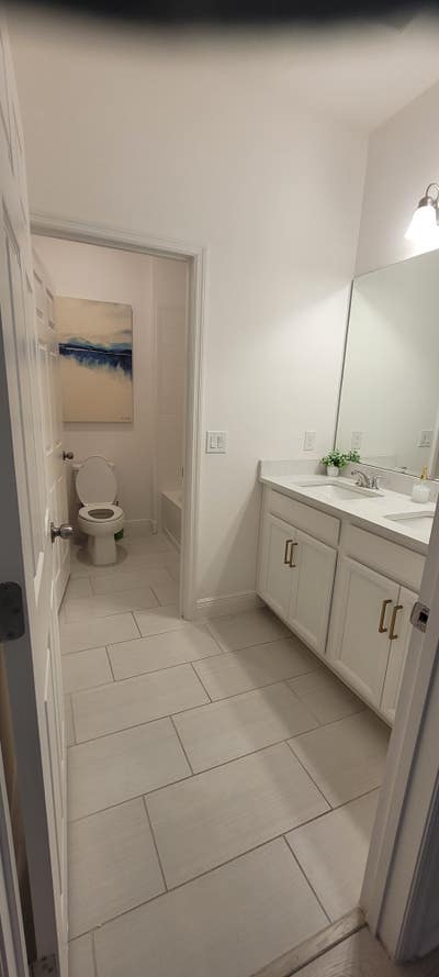 Furnished Private bedroom & bathroom Main Photo