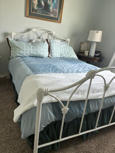 Female Roomate Wanted Furnished Room & Full Bath Main Photo