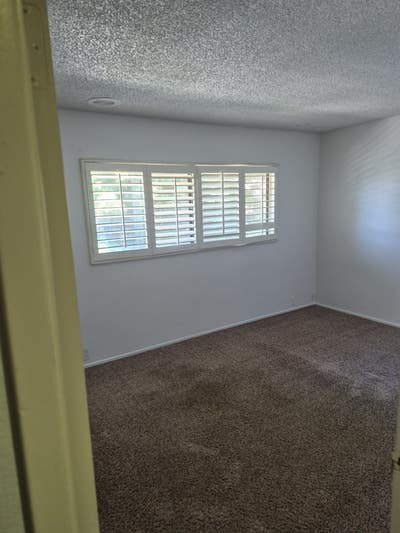 Large Room and private bathroom in townhouse Main Photo