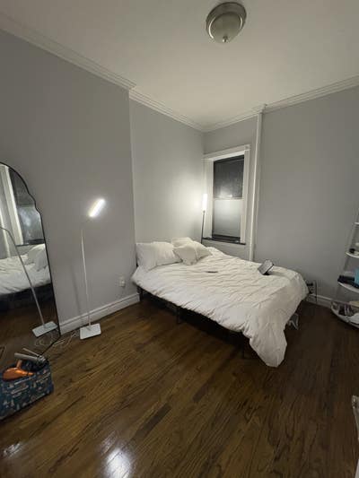 Spacious room in Apartment  Main Photo