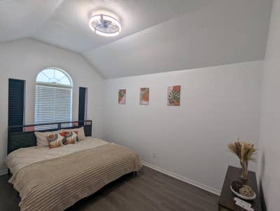 Our fully furnished private and shared rooms Main Photo