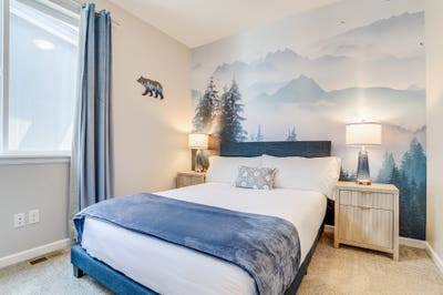 Furnished Private Room in New Build near downtown Main Photo