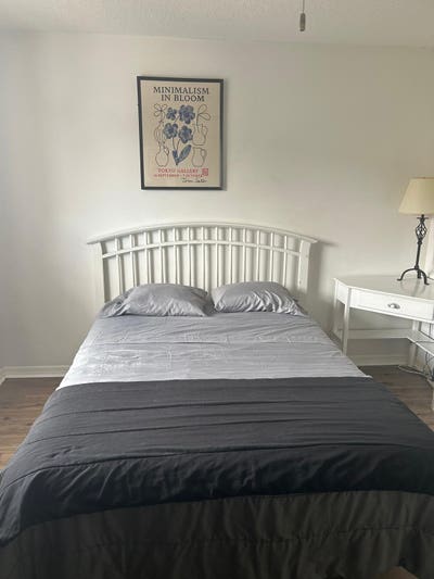 Peaceful Private Bedroom in a Gated Lakefront Comm Main Photo
