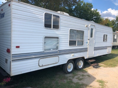 Stationary RV 4RENT in New Caney for 650 includes  Main Photo