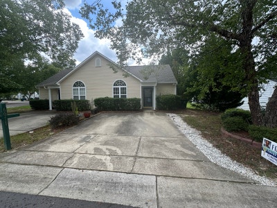 Cozy 1 Bed Townhouse in Raleigh | Available 01 | $ Main Photo