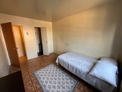 Sunny Room on the Upper West Side Main Photo
