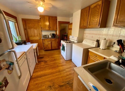 Room available in a spacious 2000 sq ft home! Main Photo