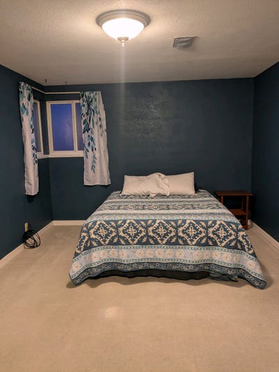 Extra large bedroom for rent Main Photo