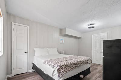   Experience Premium CoLiving in Newly Renovated   Main Photo