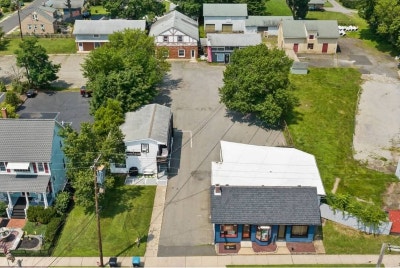 1 br apartment and other commercial units in Mixed Main Photo