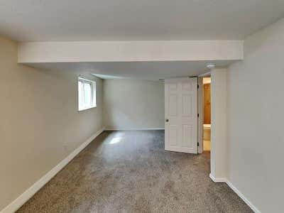 Room for rent in family home  Main Photo