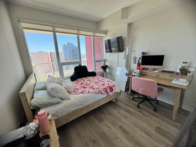 Private room available downtown San Diego Main Photo