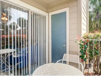 🌊Modern Coastal Living: 2BR/2BA Near Galveston! Main Photo