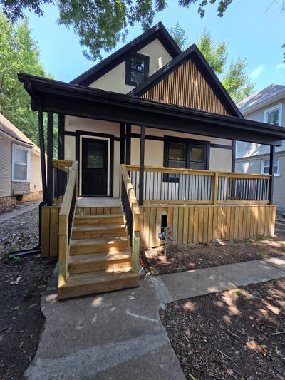 Cozy newly renovated 3Bed.5 Bath Room in Kansas C Main Photo