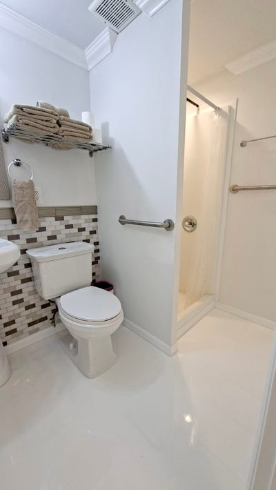 Cozy 1 Bedroom 1 Bath Apt. Private, Independent. Main Photo